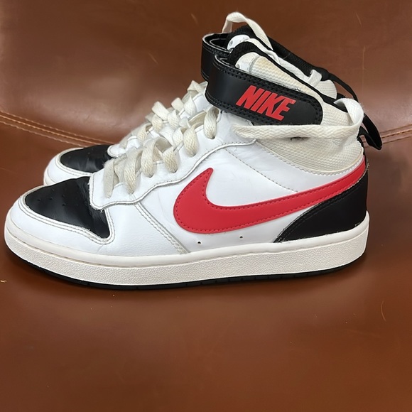 Nike mid high court shoes - Picture 3 of 3